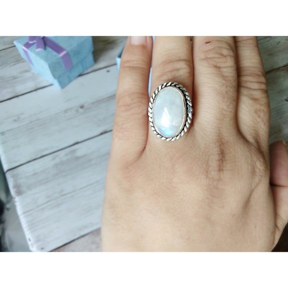 Unbranded Jewelry - Large Oval Silver-Plated Moonstone Cocktail Ring NIB Size 8